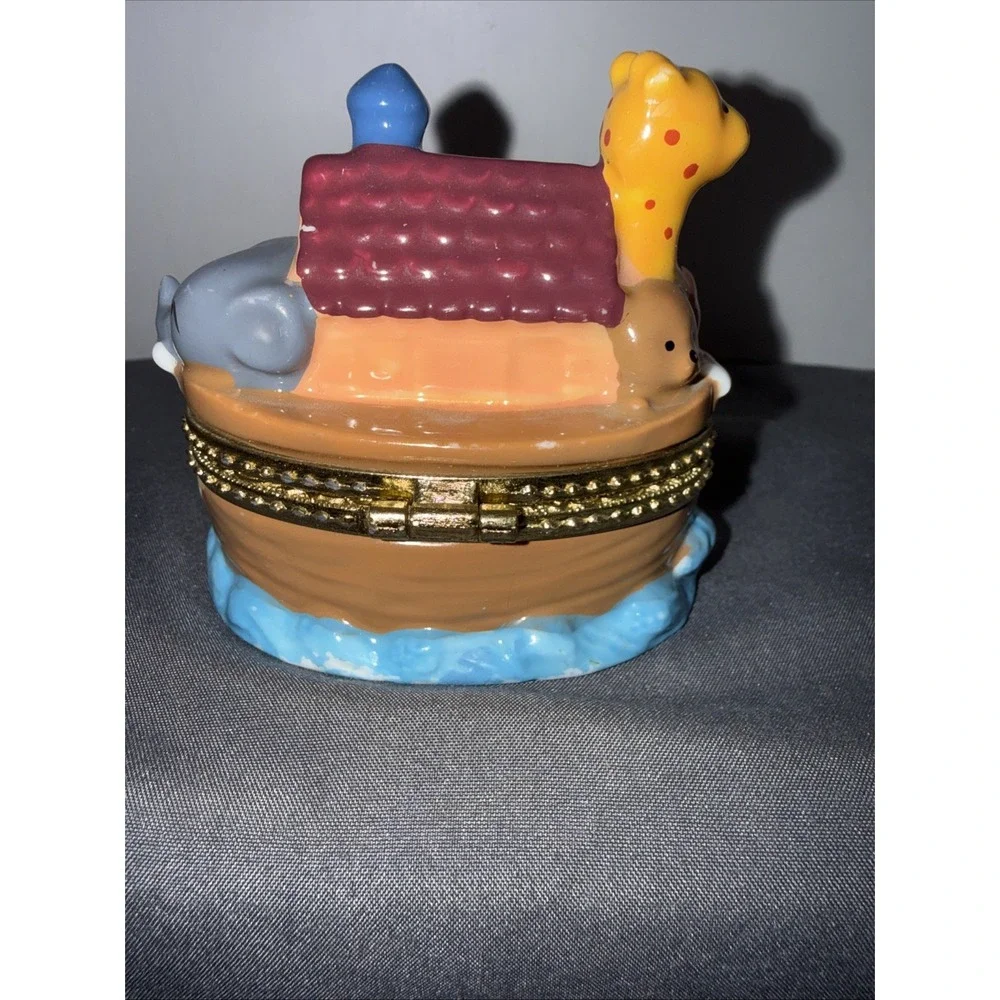 Noah's Ark Themed Trinket Box, Small Giftco Vintage Snap Lid Glossy Finish